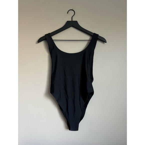 NWOT AERIE Black Scoopneck-Back One-Piece Swimsuit - Picture 1 of 2